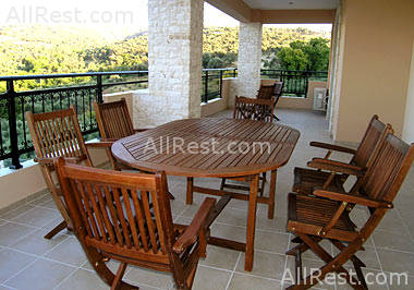 Tina Dora Villa 4